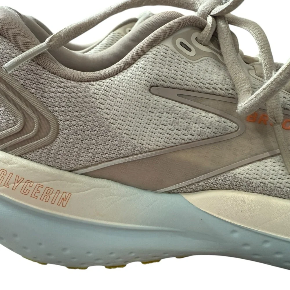 Brooks Glycerine 21 Women's Athletic Shoes - Cream and‎ Light Gray - Size 10.5